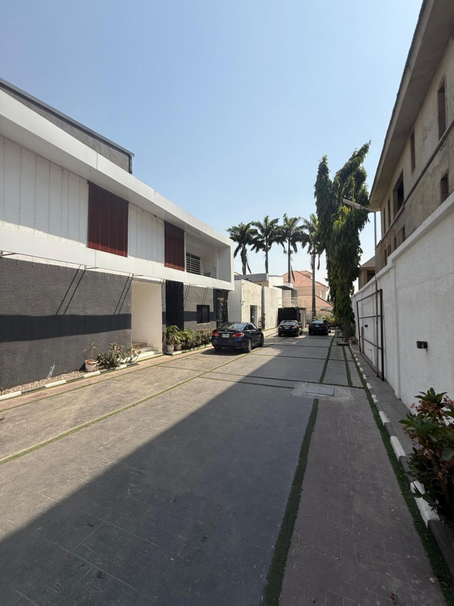 Austra Hotels And Apartments Maitama 아부자 외부 사진